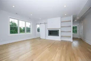 124 Fox St, Fairfield, CT 06824 - Photo 11