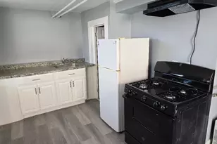 22 E Dover St, Waterbury, CT 06706 - Photo 3