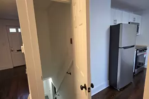 70 Sims St, Bridgeport, CT 06604 - Photo 11