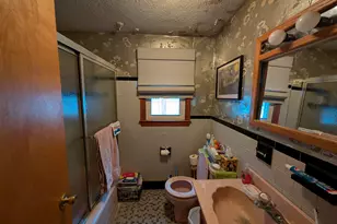 366 Burr St, New Haven, CT 06512 - Photo 13