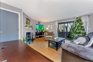 95 Dorchester Ct, Beacon Falls, CT 06403 - Photo 5