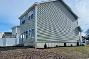 124 Highlawn St, Waterbury, CT 06705 - Photo 3