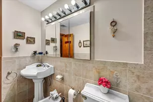 42 Wendy Rd, Trumbull, CT 06611 - Photo 15