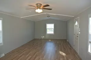 134 McQuillan Dr, Milford, CT 06460 - Photo 3