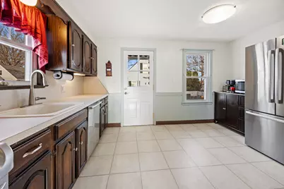 27 Glendale Drive, Waterbury, CT 06708 - Photo 9