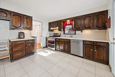 27 Glendale Drive, Waterbury, CT 06708 - Photo 7