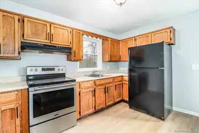 32 Pleasant Street, Bethel, CT 06801 - Photo 13