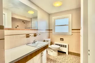 9 Rhode Island Ave, Waterbury, CT 06704 - Photo 5