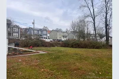 936 Chopsey Hill Road, Bridgeport, CT 06606 - Photo 9