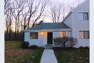 35 Nutmeg Road #APT B3, Middlebury, CT 06762 - Photo 1