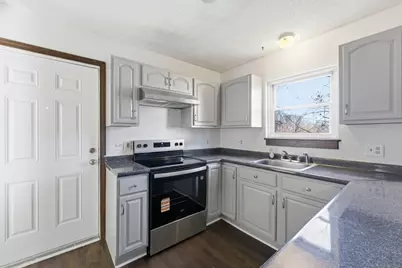 33 Guilford Street #B, Hartford, CT 06120 - Photo 3