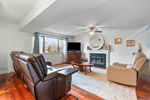 113 Spring Glen, Shelton, CT 06484 - Photo 3