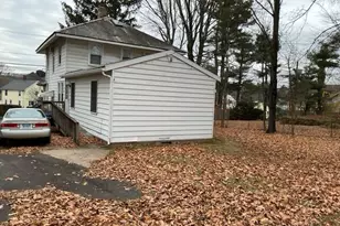 42 Saybrook Rd, Middletown, CT 06457 - Photo 3