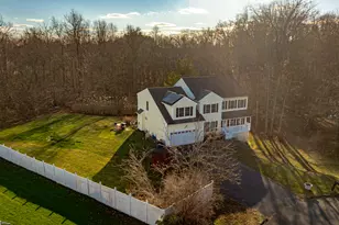 16 Founders Way, Orange, CT 06477 - Photo 3