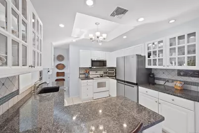 7 Manor Drive, Trumbull, CT 06611 - Photo 5