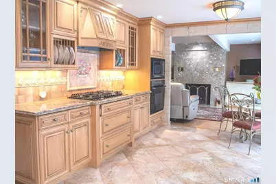 10 Ironwood Lane, West Hartford, CT 06117 - Photo 7