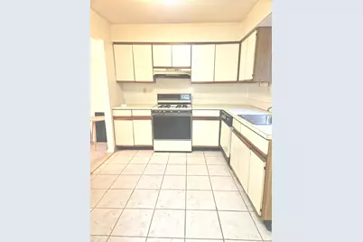 38 Sutton Place #38, Bloomfield, CT 06002 - Photo 3