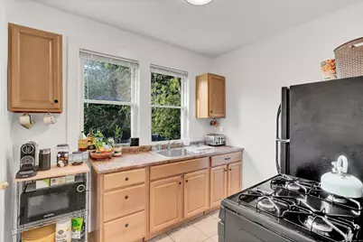 28 Whitney Street, Hartford, CT 06105 - Photo 9