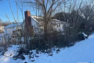 21 Carmen St, East Haven, CT 06512 - Photo 3