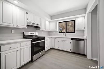 35 Brockton Court #35, Beacon Falls, CT 06403 - Photo 3