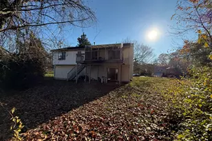 18 Ridgebury Dr, Trumbull, CT 06611 - Photo 3