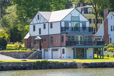 40 Strickland Road, Greenwich, CT 06807 - Photo 3