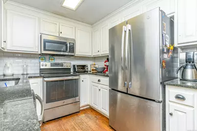 124 Bel Aire Circle, Windsor Locks, CT 06096 - Photo 9