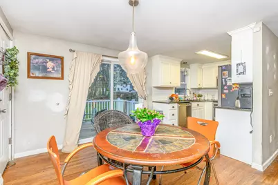 124 Bel Aire Circle, Windsor Locks, CT 06096 - Photo 7