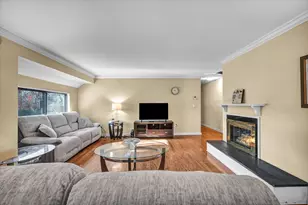 81 Hollister Way N, Glastonbury, CT 06033 - Photo 9