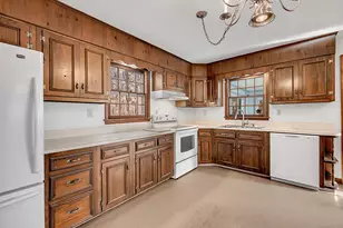 667 Upper Grassy Hill Rd, Woodbury, CT 06798 - Photo 3