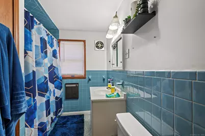 27 Andrews Street, New Britain, CT 06051 - Photo 19