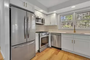 10 Victorian Woods Ln, South Windsor, CT 06074 - Photo 3