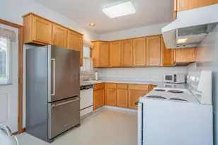 17 Mulberry Ct, Newington, CT 06111 - Photo 9