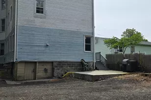 117 Dikeman St, Waterbury, CT 06704 - Photo 17