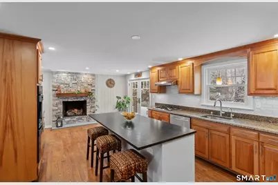 19 Glen Hollow, West Hartford, CT 06117 - Photo 9