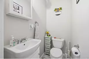 39 Cottonwood Rd, Newington, CT 06111 - Photo 9