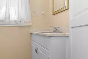 393 Campfield Ave, Hartford, CT 06114 - Photo 15