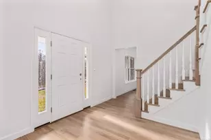 60 Hollister Dr, Avon, CT 06001 - Photo 3