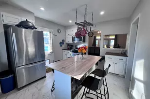 71 Oakland St, Stratford, CT 06615 - Photo 3