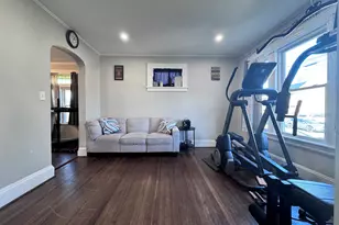 71 Oakland St, Stratford, CT 06615 - Photo 3