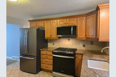 36 Tina Circle, Bridgeport, CT 06606 - Photo 9