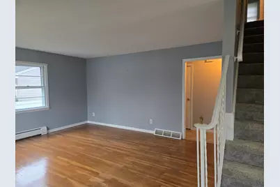 36 Tina Circle, Bridgeport, CT 06606 - Photo 5