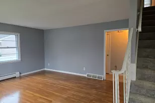 36 Tina Cir, Bridgeport, CT 06606 - Photo 5