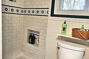 28 Tulip St, Bristol, CT 06010 - Photo 25