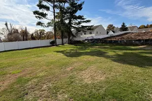 2964 State St, Hamden, CT 06517 - Photo 17