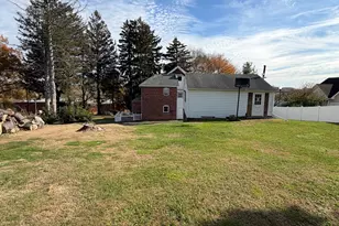 2964 State St, Hamden, CT 06517 - Photo 15