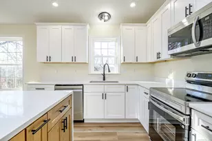 6 Prospect St, Putnam, CT 06260 - Photo 9