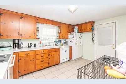 8 Hickory Hill Road, New Britain, CT 06052 - Photo 3