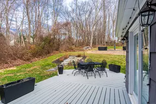 193 Putting Green Rd, Trumbull, CT 06611 - Photo 33