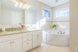 193 Putting Green Rd, Trumbull, CT 06611 - Photo 23